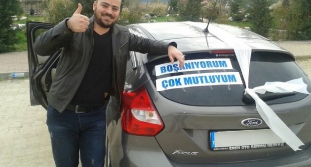 Düğüne Gider Gibi Boşanmaya Gitti