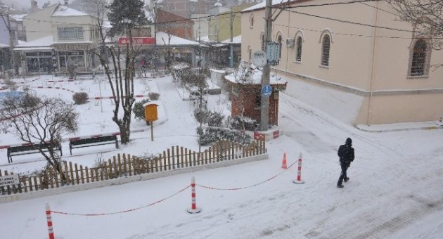 Dursunbey Beyazlara Büründü