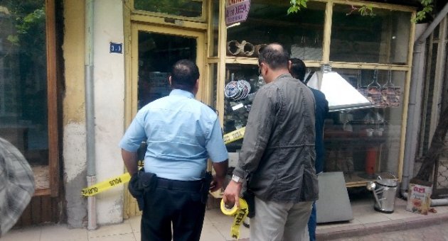 Dursunbey’de 8 İş Yeri Soyuldu