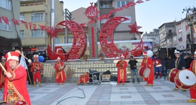 Dursunbey’de Şehitler Anıtı Açıldı