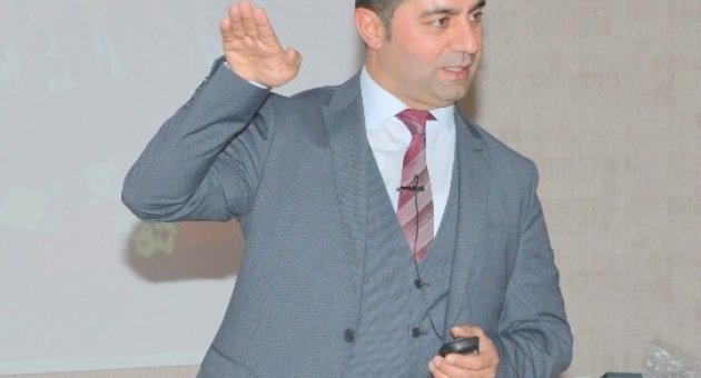 Duşta Şarkı Söylemek Ses Tellerine İyi Geliyor