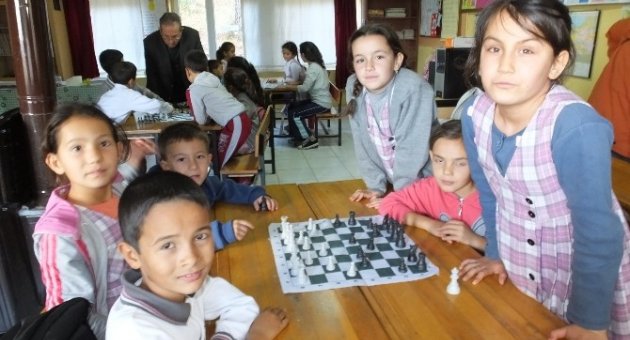 Dutluca’da Öğrenciler Satranca Merak Sardı
