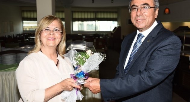 Ebso Vakfı Kadın Birliği Üyelerine Ödül