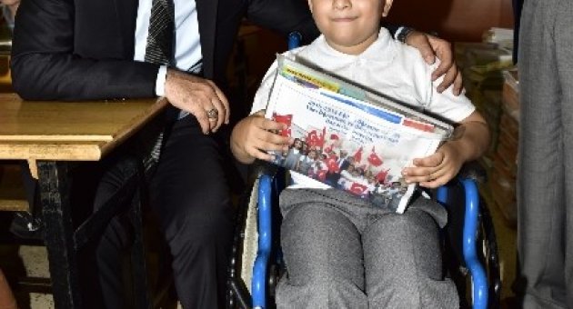 Edebali Öğrencilerin İlk Gün Heyecanını Paylaştı