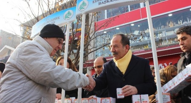 Edirne Belediyesi’nden Vatandaşlar Kandil Simidi İkramı