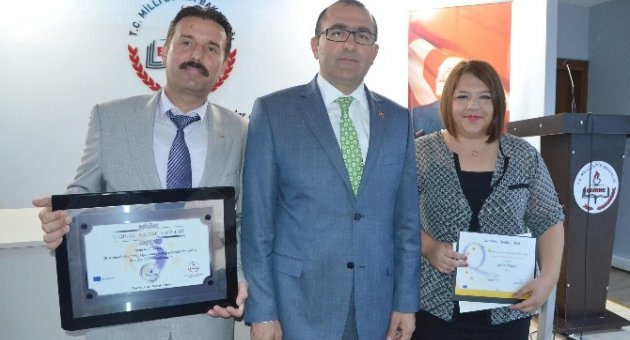 Edirne Şehit Asım İlkokulu’na ’ulusal Kalite Ve Avrupa Kalite’ Ödülü Verildi