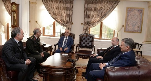 Edirne Valisi Dursun Ali Şahin Altınla Ödüllendirdi