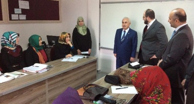 Edirne Valisi Şahin, İlahiyat Fakültesinde İncelemelerde Bulundu