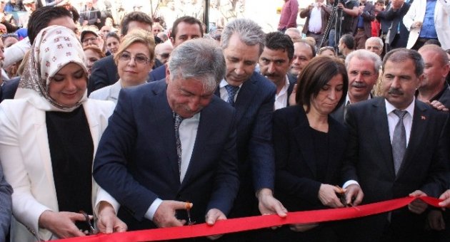 Edirne’de Ak Parti Seçim Koordinasyon Merkezi Törenle Açıldı