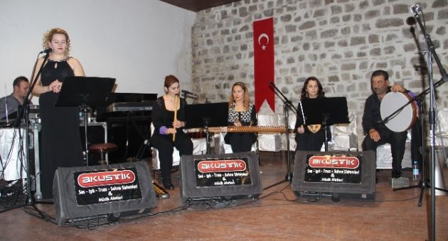 Edirne’de Kadınlar Kendilerine Yazılmış Şarkıları Söylediler