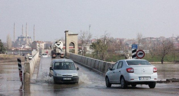Edirne’de Nehirlerin Su Debileri Yüksekliğini Koruyor