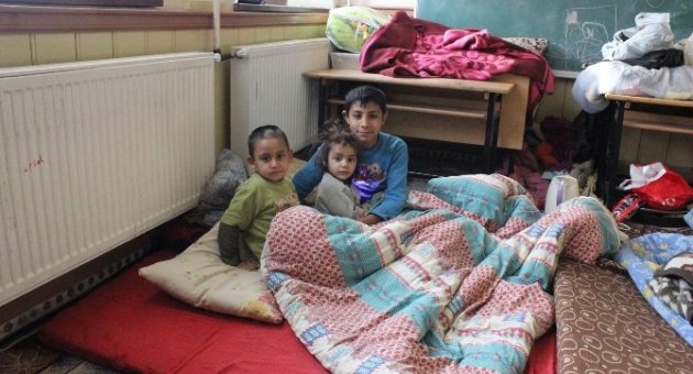 Edirne’de Selzedeler Geceyi Halı Üstünde Geçirdi