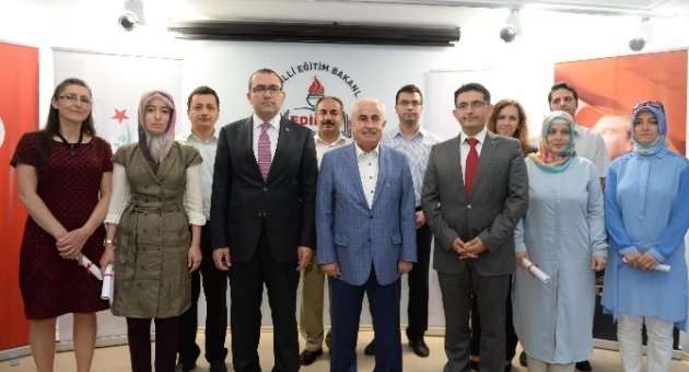 Edirne’de Temel İlk Yardım Eğitimlerini Tamamlayanlar Sertifikalarını Aldı