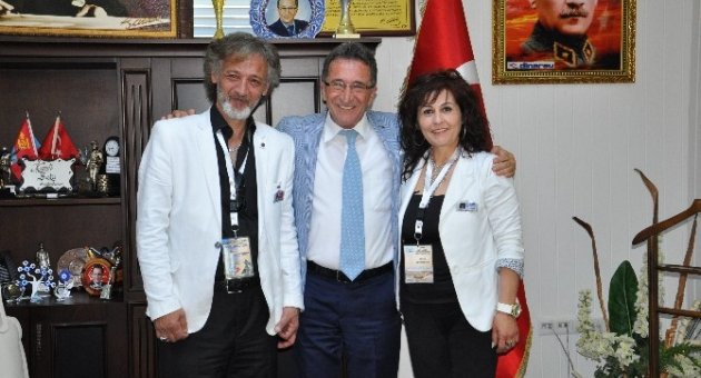 Edremit Belediye Başkanı Kamil Saka Greek Art Union’u Makamında Ağırladı