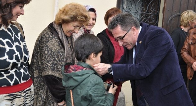 Edremit Belediyesi Sanat Atölyesi’nden Kadınlar Günü Sergisi