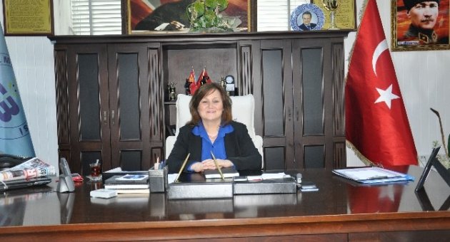 Edremit Belediyesi’nde Görev Müberra Uyar’da
