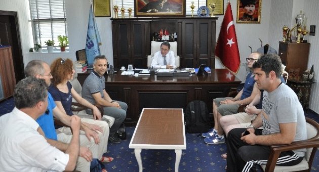 Edremit Belediyesi’ne Yabancı Konuklardan Ziyaret