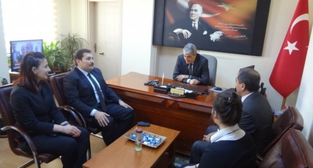 Edremit Kaymakamı Tübitak Bölge Birincisi Öğrenciyi Ödüllendirdi