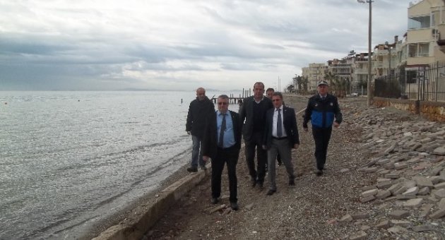 Edremit Sahillerinde Fırtına Sonrası Bakım Onarımlar Başladı