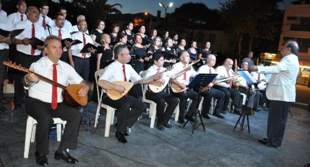 Edremit Thm Korosundan Meydan Konseri