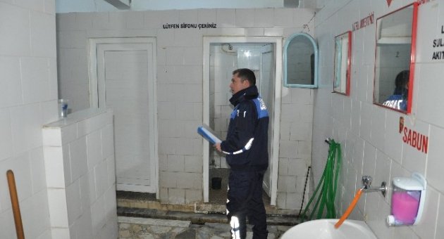 Edremit Zabıta’dan Tuvalet Denetimleri