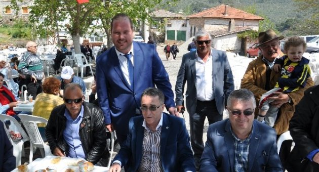 Edremit’in Narlı Mahallesinde Hayır Yemeği Yapıldı