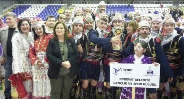 Edremitli Folklorcular Balıkesir Birincisi Oldu
