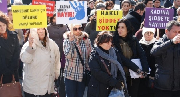 Edremitlilerden Özgecan Cinayetine Tepki