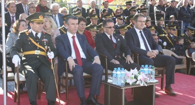 Edremit’te Cumhuriyet’in 92. Yılı Coşku İle Kutlandı