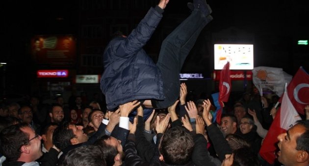 Edremit’te Davullar Ak Parti İçin Çaldı