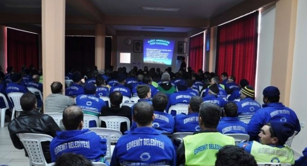Edremit’te Halk Eğitim Merkezi Çöp Toplama Kursu Açtı