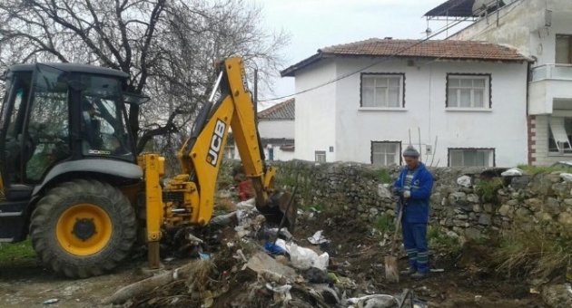 Edremit’te Hizmetler Aksamadan Devam Ediyor