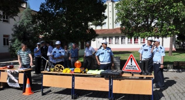 Edremit’te Karayolları Trafik Haftası Kutlandı