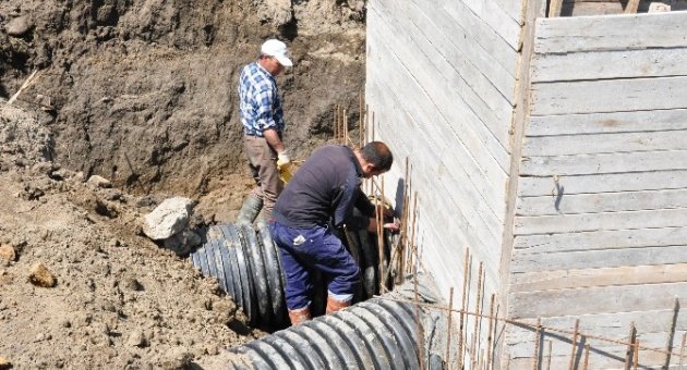 Edremit’te Yağmur Suları Tehlike Olmaktan Çıkıyor