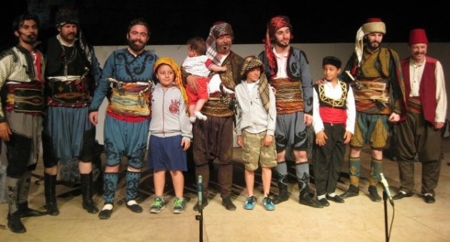 "efeler Hakikat Erleri" İsimli Oyun İzmir’de Sahneleniyor