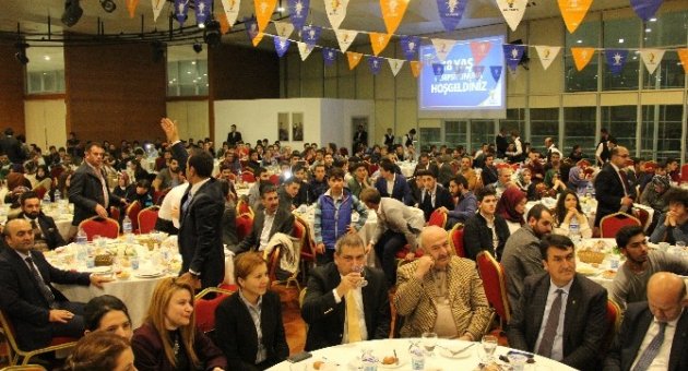 Efkan Ala Bursa’da İlk Defa Oy Kullanacak Olan Gençlerle Bir Araya Geldi