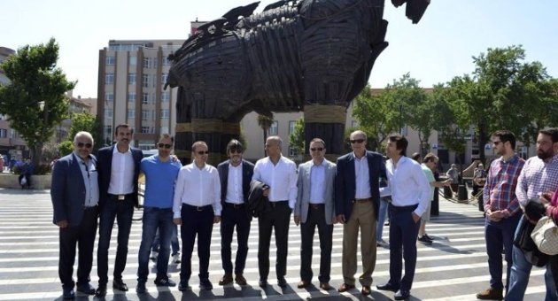 Efsane Futbolculardan Derbi Yorumu