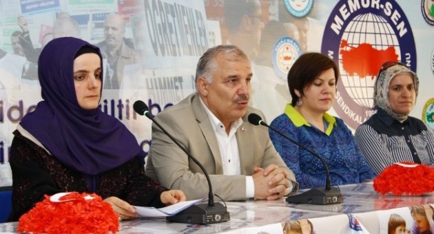 Eğitim-bir-sen Anneleri Unutmadı