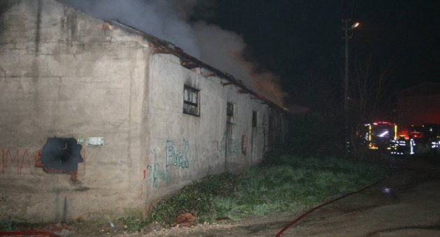Eldiven Fabrikasında Korkutan Yangın