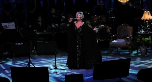 Emel Sayın, Şehitleri Unutmadı
