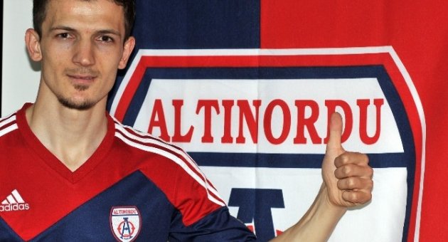 Emre Kara Altınordu’da