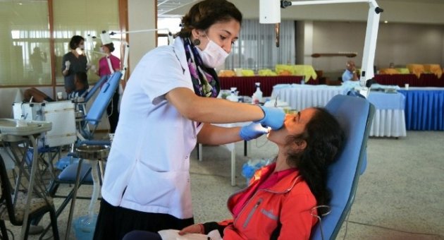 En Büyük Sorunları Diş Sağlığı Olan Zihinsel Engellilere Ücretsiz Diş Taraması Yaptılar
