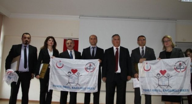 En Temiz Okullar Beyaz Bayraklarını Aldı
