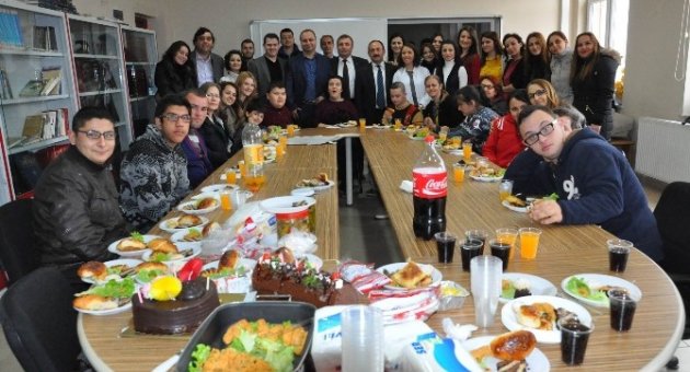 Engelli Çocuklara Anlamlı Ziyaret