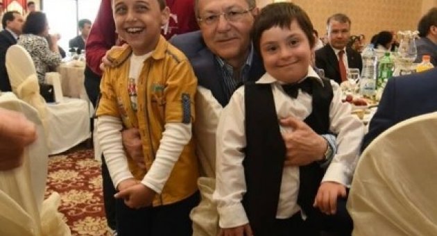 Engelli Vatandaşlara Akülü Araba Dağıtıldı
