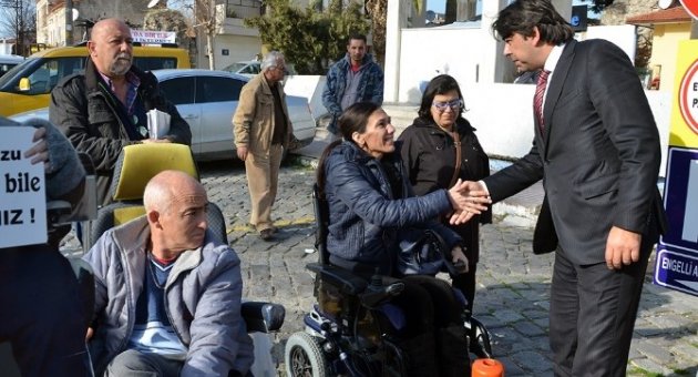 Engelli Yolunu İşgale Karşı Çarpıcı Uyarı