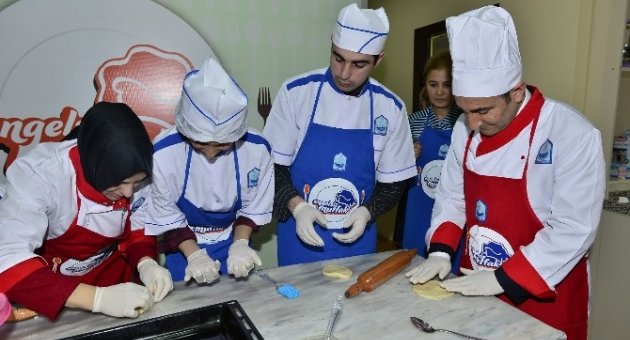 Engelliler Baklava Yapmayı Öğreniyor