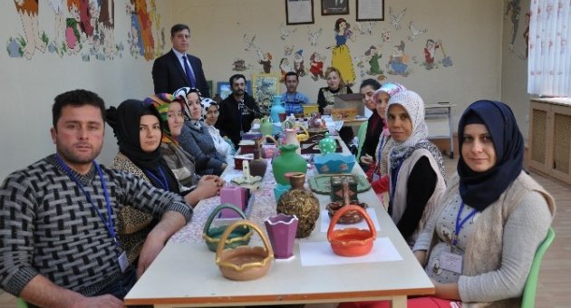 Engelliler Hem Öğreniyor, Hem Kazanıyor