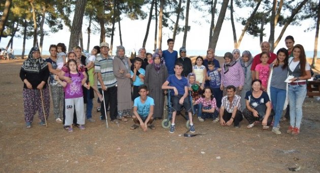 Engelliler Piknikte Stres Attı