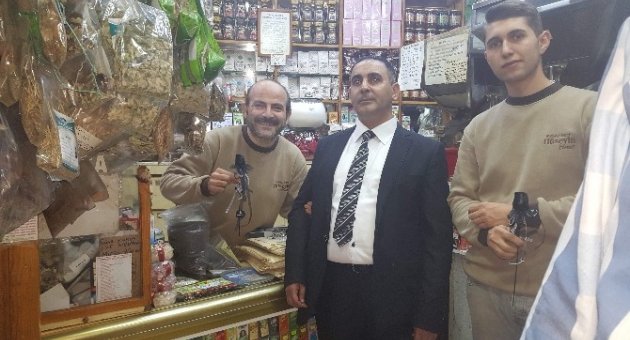 Engellilerden Atatürk İçin Siyah Gül